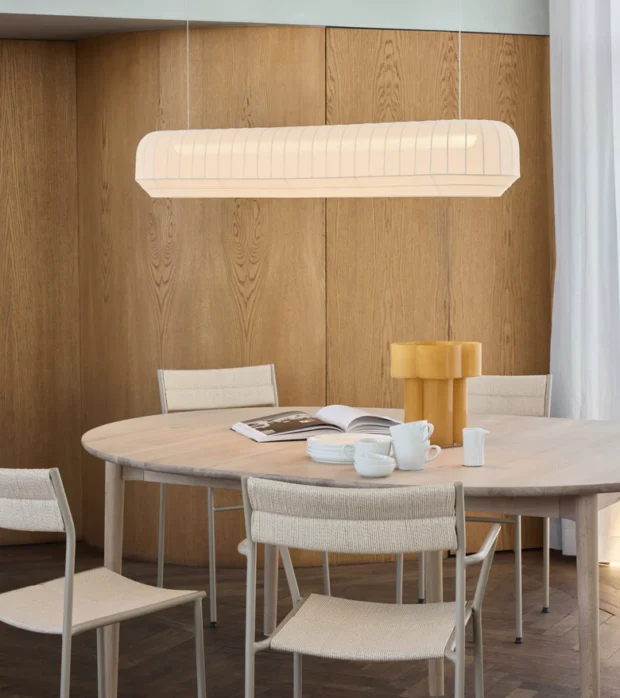 Tradition_linear_over-Expand-table_Northern_Ph_Sara-Spilling_High-res