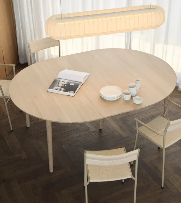 Tradition_linear_over-Expand-table_top_Northern_Ph_Sara-Spilling_High-res